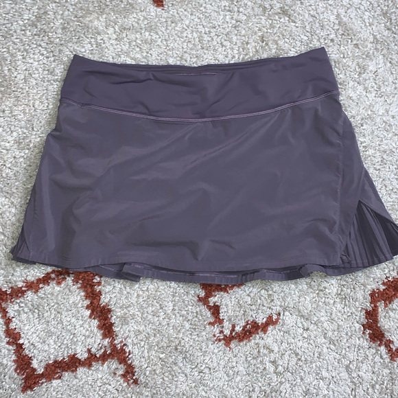 NWOT- Lululemon- Play Off The Pleats- Graphite Purple (Like Nightfall)- Sz 8 - Picture 2 of 15